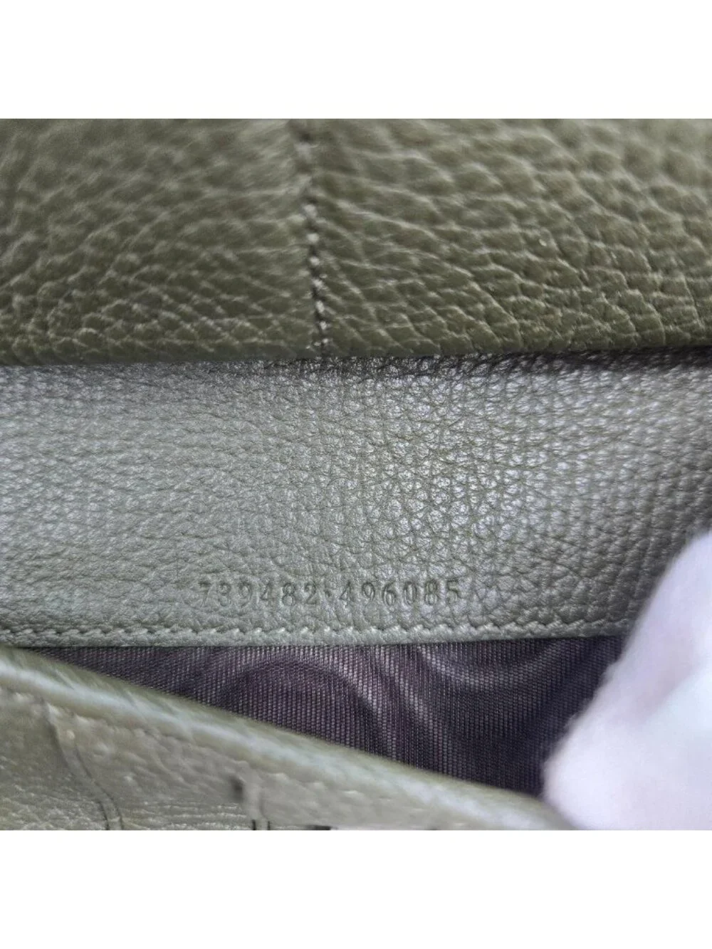 Gucci color khaki